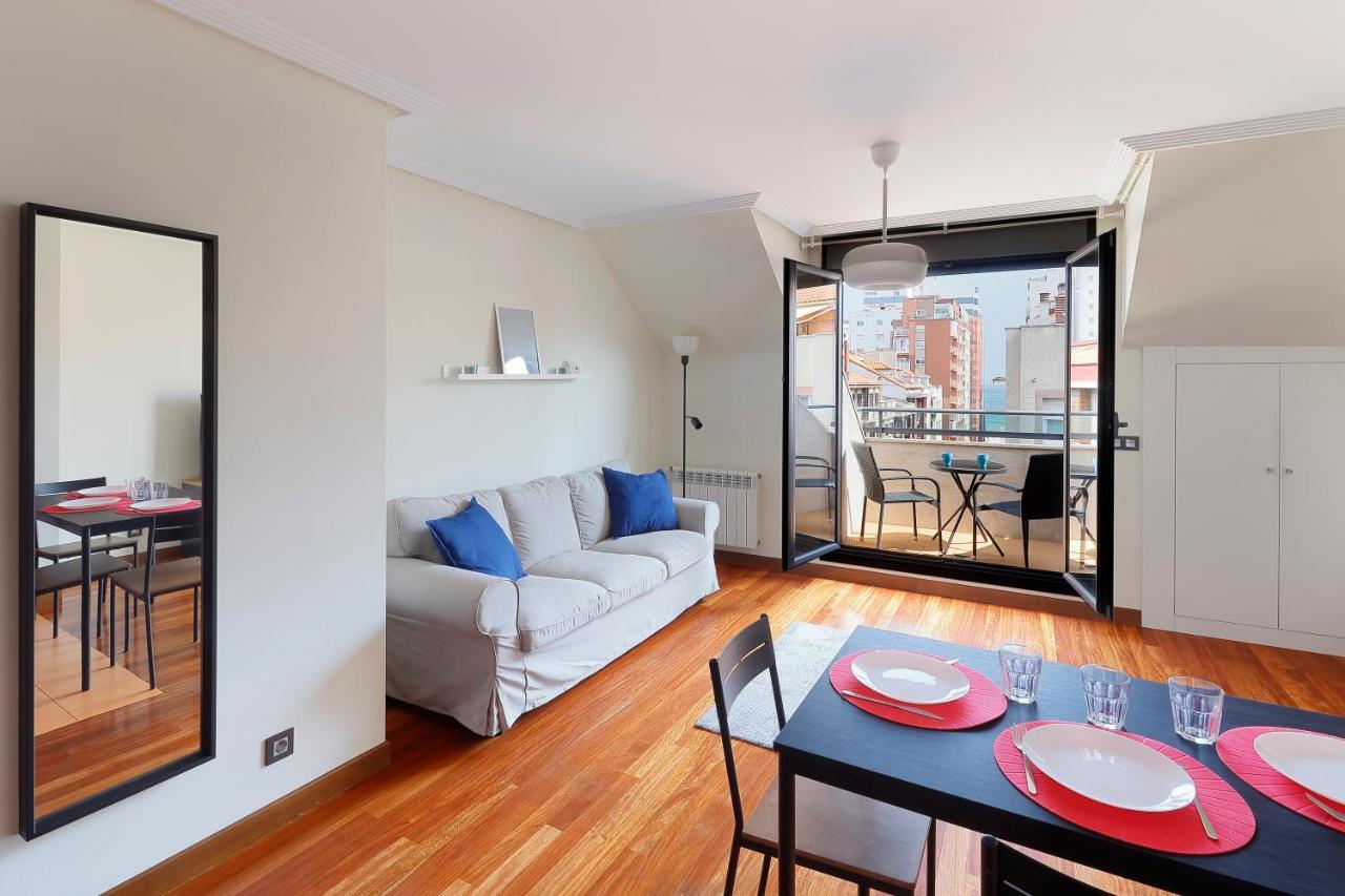 Atico Con Terraza, Vistas Al Mar Y Parking En Playa De S Lorenzo Gijón Eksteriør billede