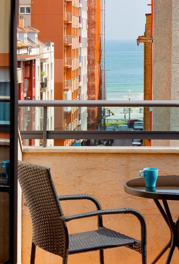 Atico Con Terraza, Vistas Al Mar Y Parking En Playa De S Lorenzo Gijón Eksteriør billede