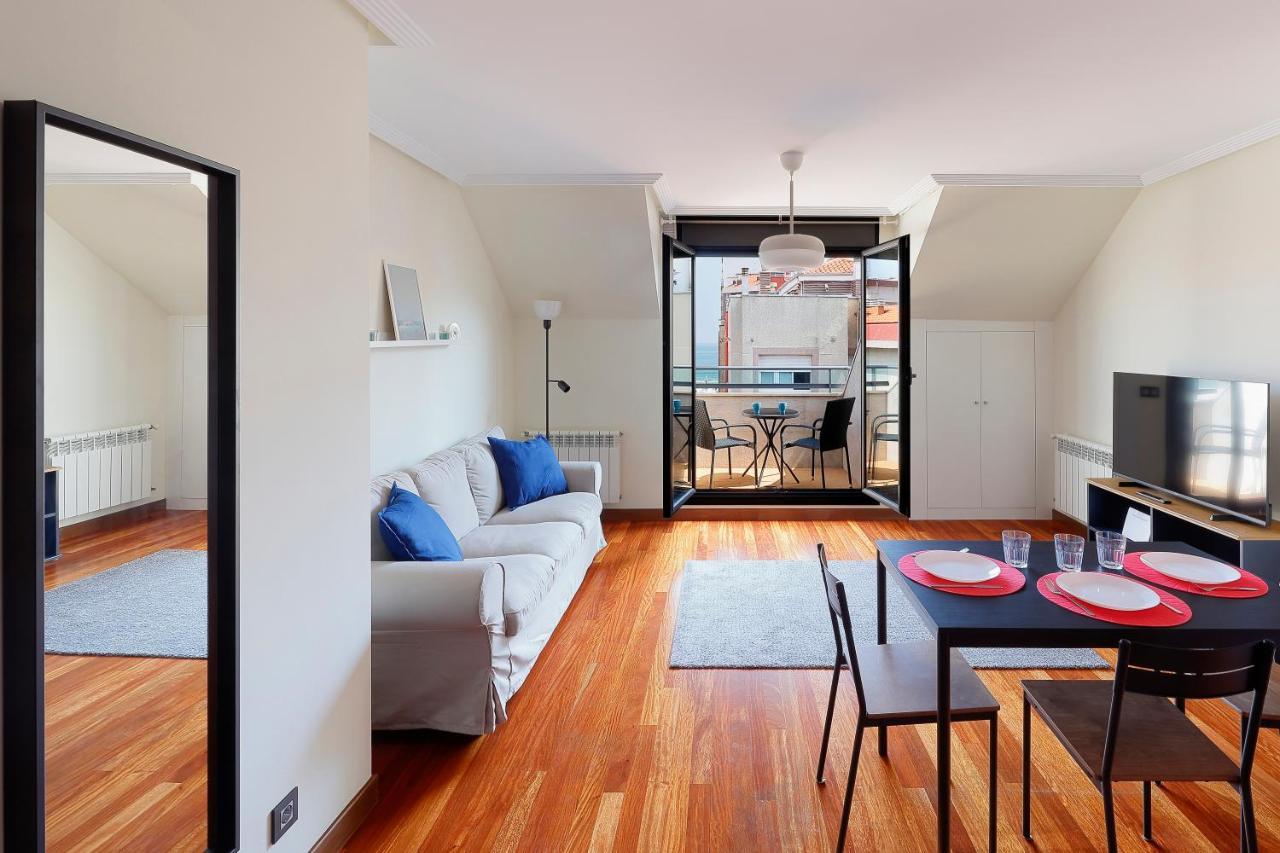 Atico Con Terraza, Vistas Al Mar Y Parking En Playa De S Lorenzo Gijón Eksteriør billede