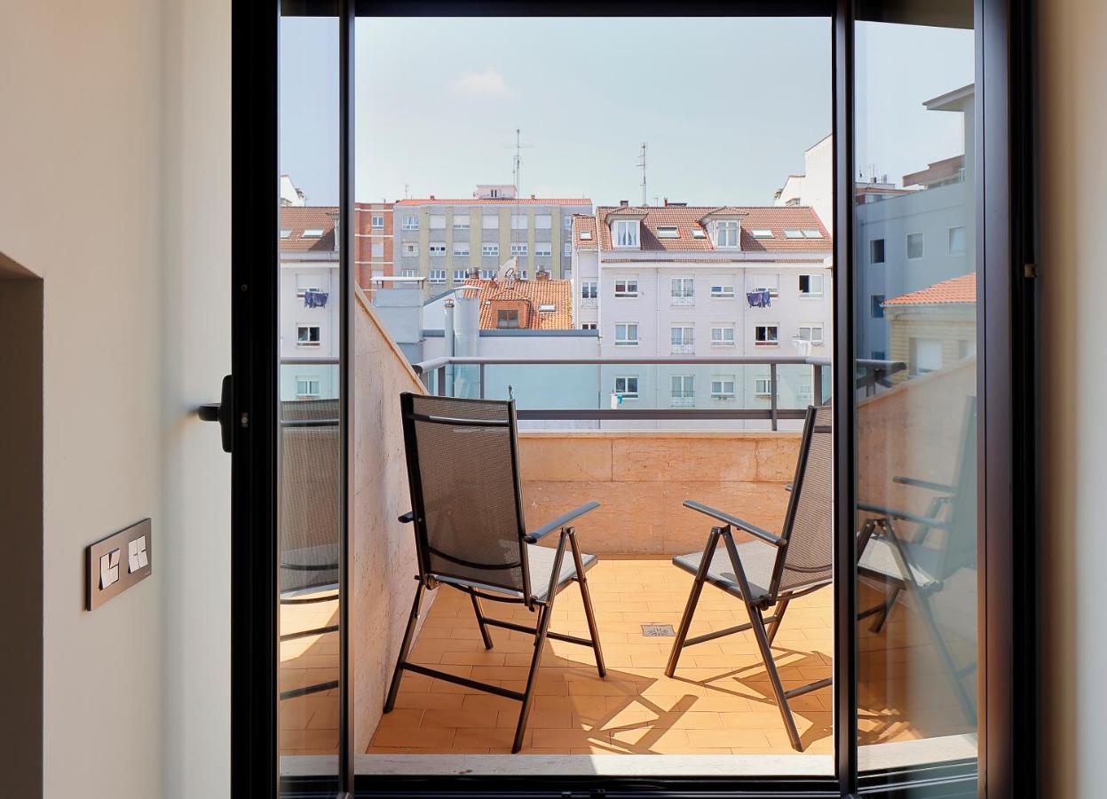 Atico Con Terraza, Vistas Al Mar Y Parking En Playa De S Lorenzo Gijón Eksteriør billede